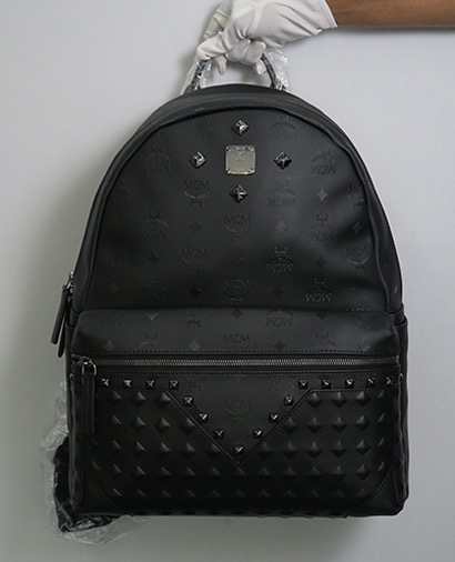 M Moment Backpack, front view